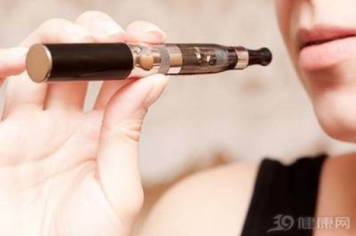 RELX悦刻溪云-蓝水芙口味测评，清新果香与冰凉薄荷的完美融合