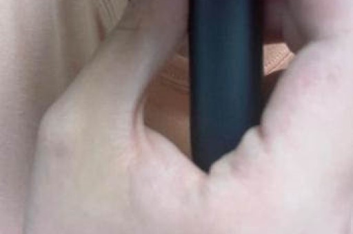 悦刻一次性电子烟停产，行业变革与用户影响分析